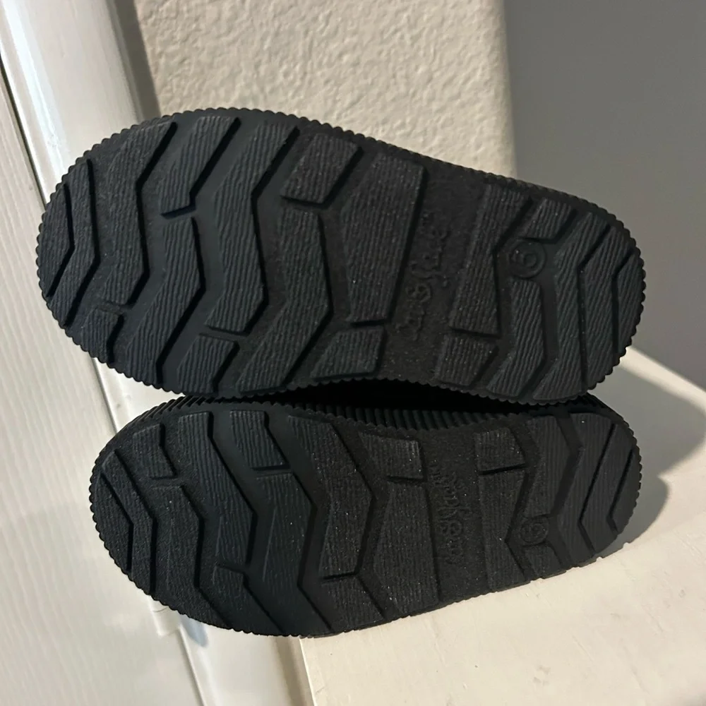 Cat & Jack Toddler Youth Girls Pip UGG Style Boots Black Multiple Sizes - Picture 8 of 9